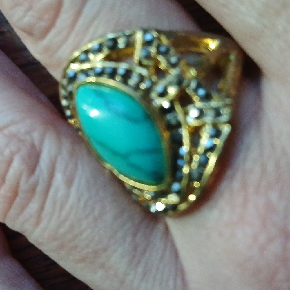 Ring - Picture 2 of 7